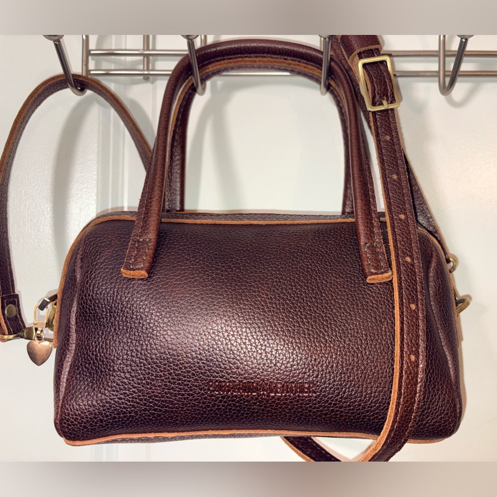 LIKE NEW Premium Portland Leather Small Sloan - Coldbrew Pebbled + Bonus Charm - Picture 16 of 16